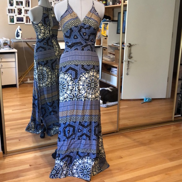 Astr Dresses & Skirts - Beautiful Maxi Dress XS Astr Dresses & Skirts - Beautiful Maxi Dress XS